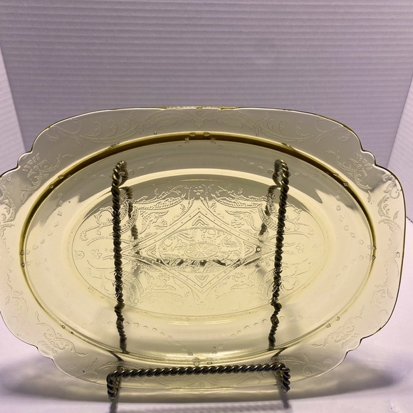 Oval Platter - Madrid Amber - Federal Glass - Made in 1930s Depression Glass - Picture 2 of 6
